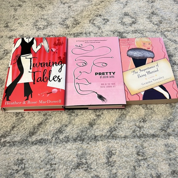 Books - Picture 1 of 4